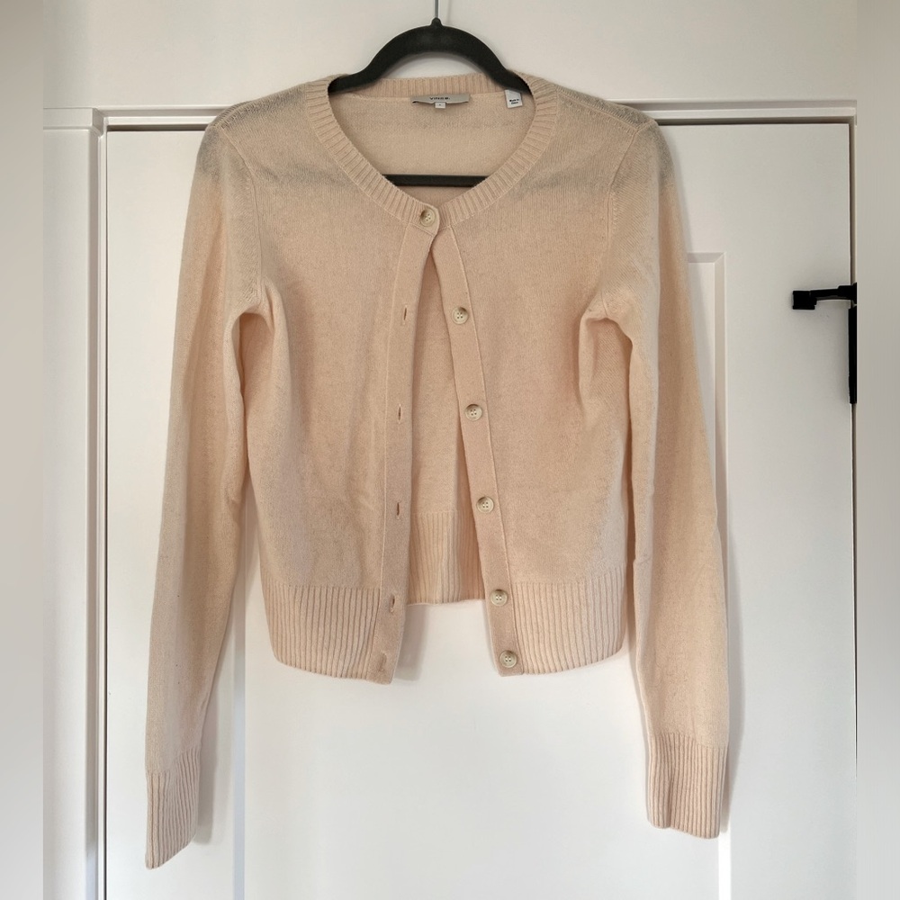 Vince. 100% Cashmere Sweater